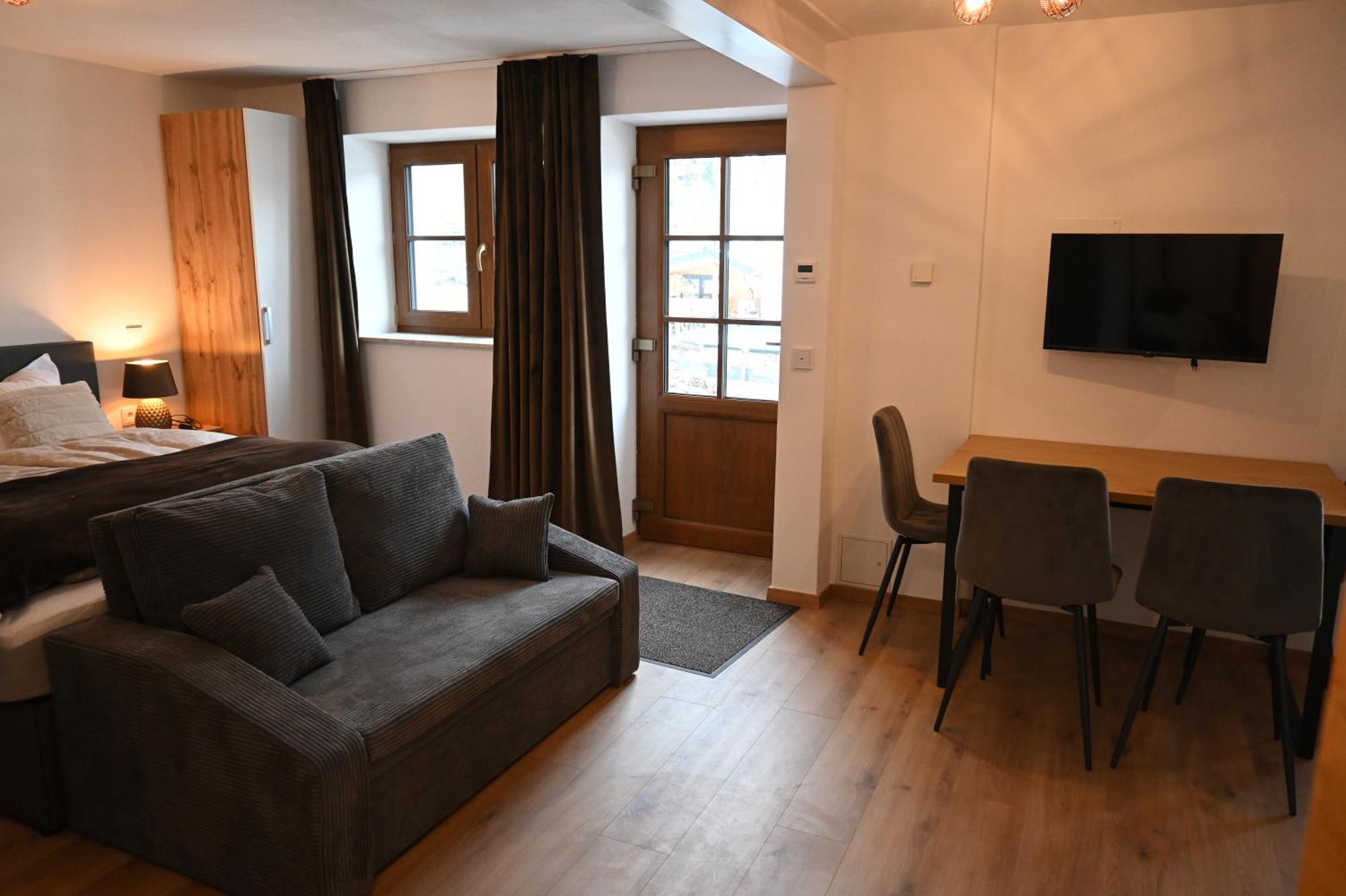 Nicky Apartments And Studios นีเดอเรา ภายนอก รูปภาพ
