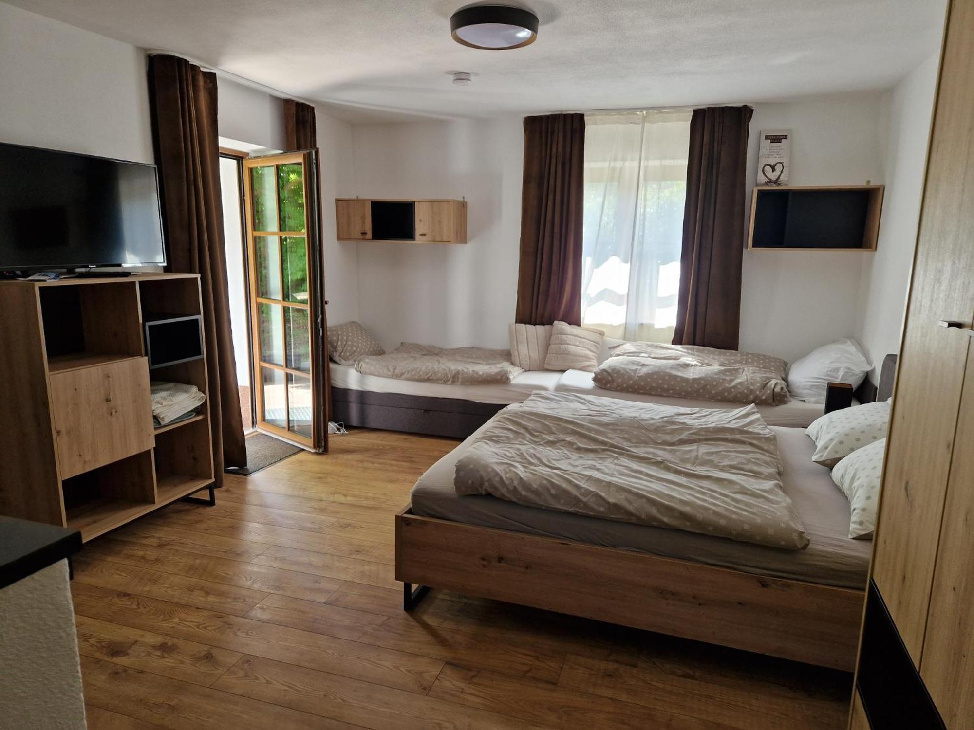 Nicky Apartments And Studios นีเดอเรา ภายนอก รูปภาพ